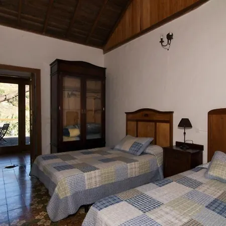 Fontanales Pelibuey By Rivero * Moya (Gran Canaria)